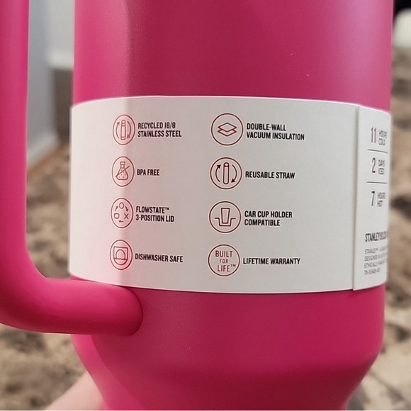 Stanley quencher h2.0 Valentine’s Day edition - Picture 2 of 3